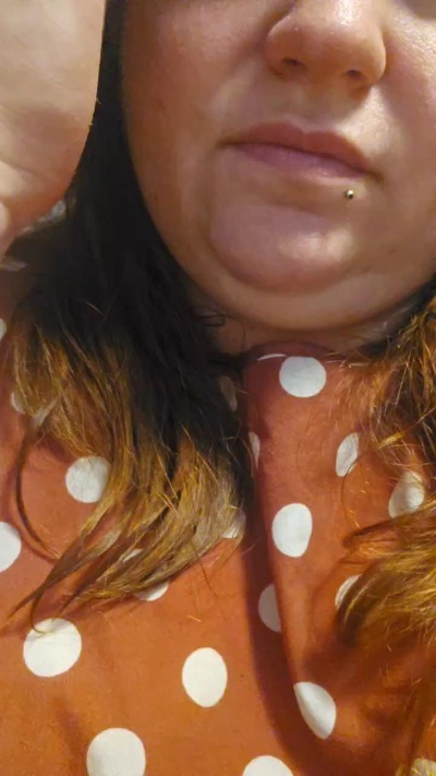 lilire1 live cam on Cam4