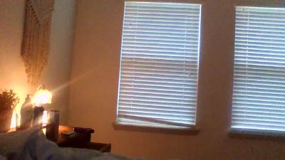 lilly18 live cam on Cam4
