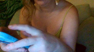 lilly18 live cam on Cam4