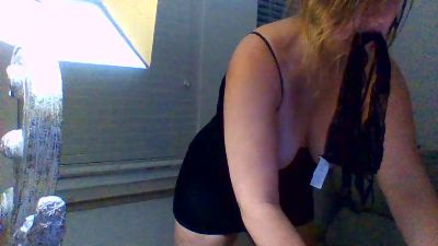 lilly18 live cam on Cam4
