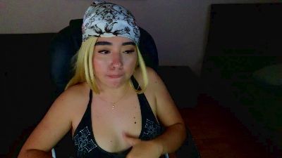 lilmisscloud live cam on Cam4