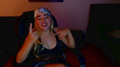 lilmisscloud live cam on Cam4