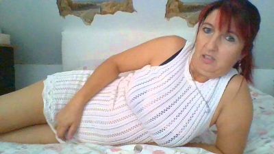 lilou2262 live cam on Cam4