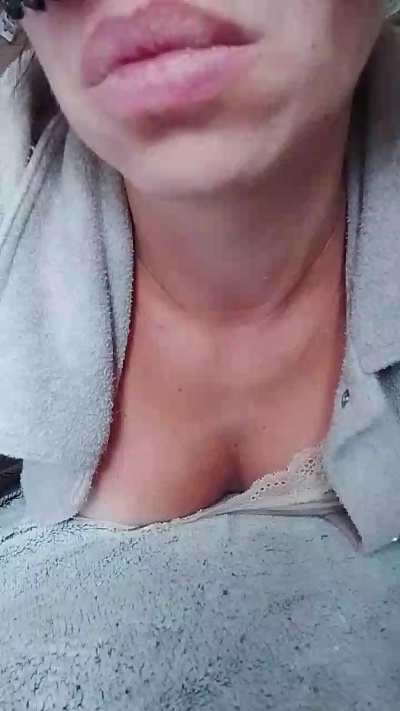 lily202 live cam on Cam4