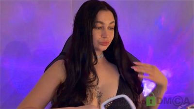 lily_intouch live cam on Cam4