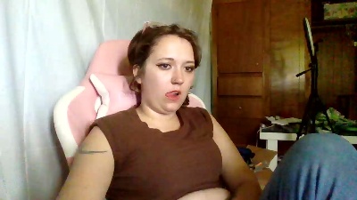 lilylovegood04 live cam on Cam4