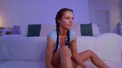 lilyroselynn live cam on Cam4