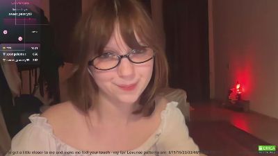 lilyx52470 live cam on Cam4