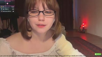 lilyx52470 live cam on Cam4
