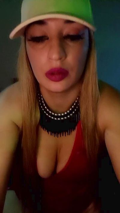 lina5555 live cam on Cam4