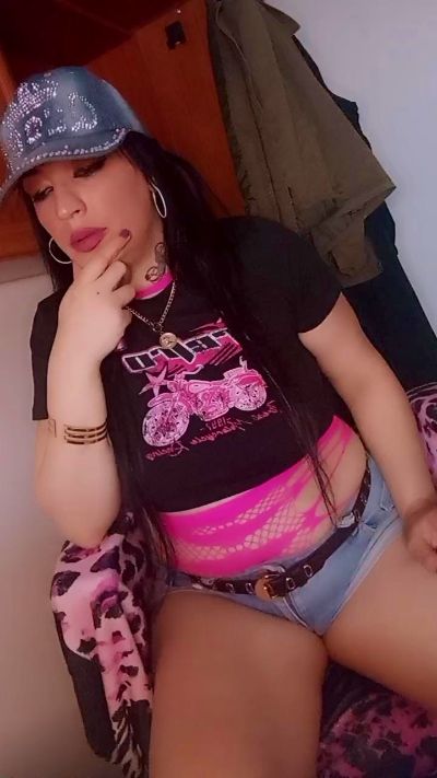 lina5555 live cam on Cam4