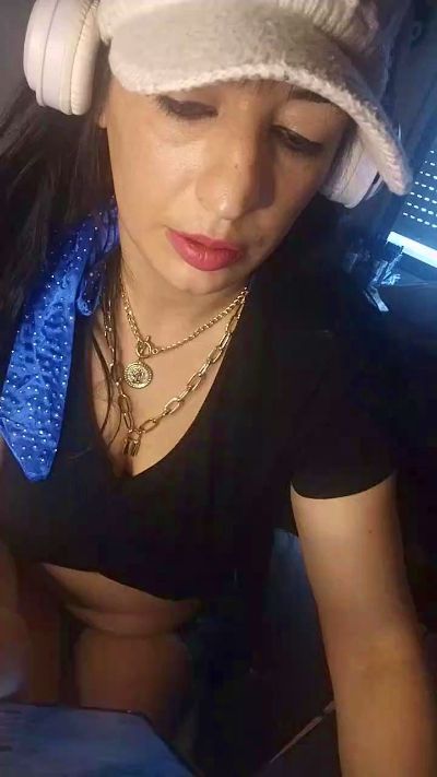 lina5555 live cam on Cam4