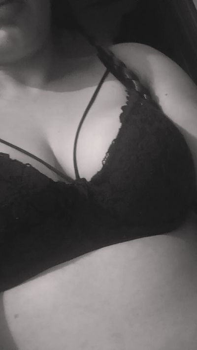 lina5555 live cam on Cam4