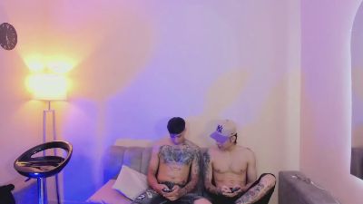 lindaandmarcela live cam on Cam4