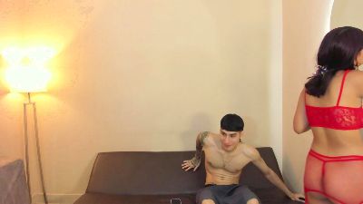lindaandmarcela live cam on Cam4