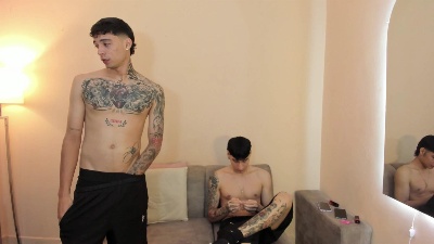 lindaandmarcela live cam on Cam4
