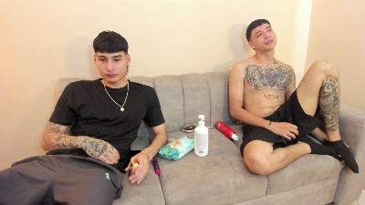 lindaandmarcela live cam on Cam4