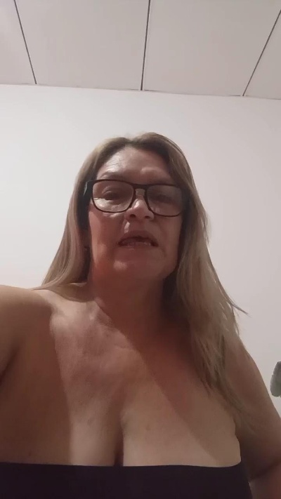 lindanina1 live cam on Cam4