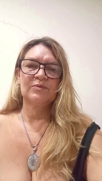 lindanina1 live cam on Cam4