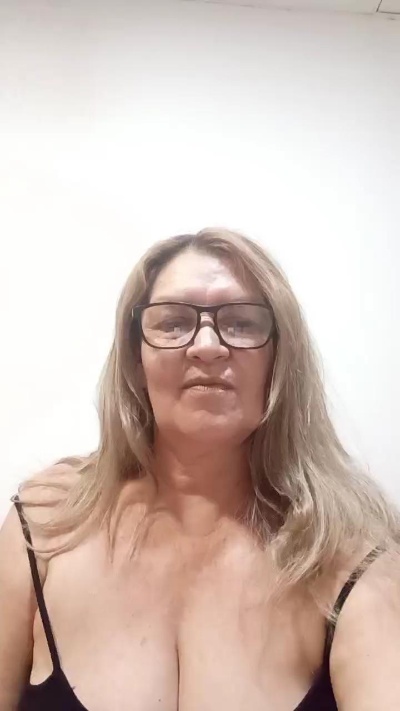 lindanina1 live cam on Cam4