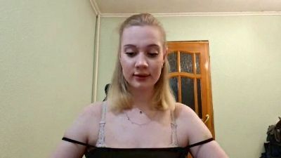lindaxxcrow live cam on Cam4