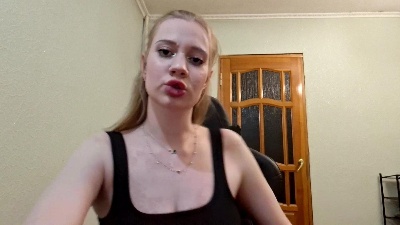 lindaxxcrow live cam on Cam4