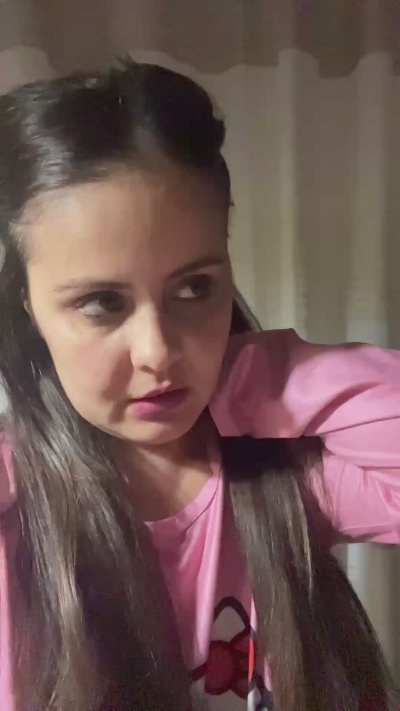lisandra90girl live cam on Cam4
