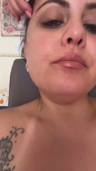 lisandra90girl live cam on Cam4