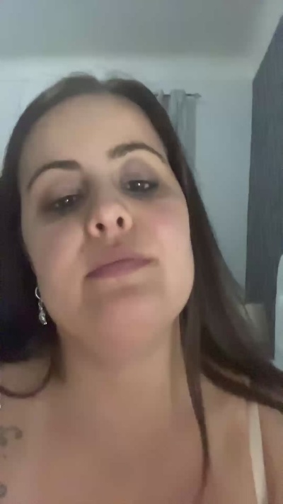 lisandra90girl live cam on Cam4
