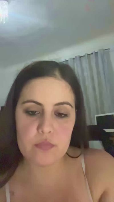 lisandra90girl live cam on Cam4