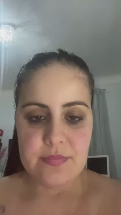 lisandra90girl live cam on Cam4