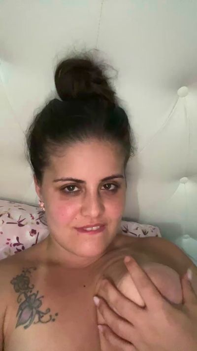 lisandra90girl live cam on Cam4