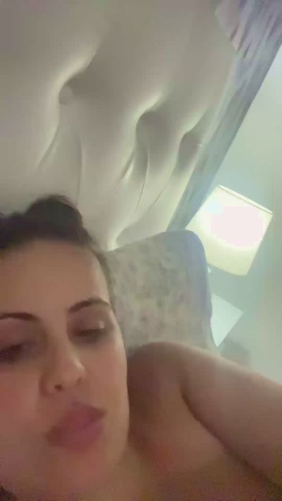 lisandra90girl live cam on Cam4
