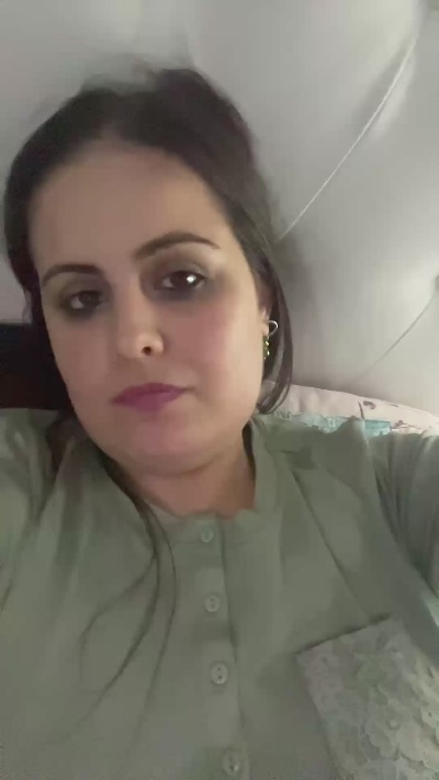 lisandra90girl live cam on Cam4