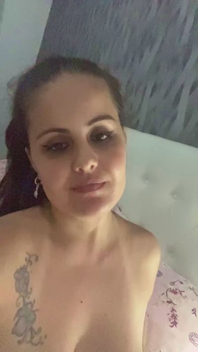 lisandra90girl live cam on Cam4