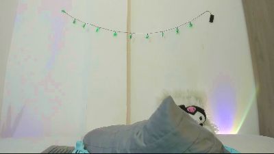 litle_slut live cam on Cam4