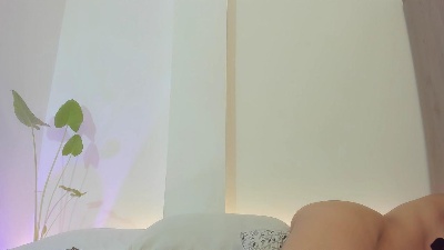 litle_slut live cam on Cam4