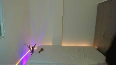 litle_slut live cam on Cam4