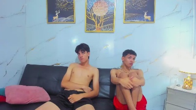 litle_sweet_boy live cam on Cam4