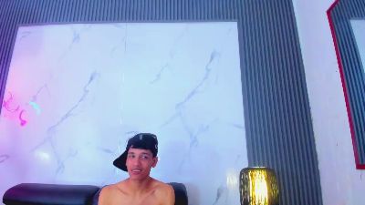 litle_sweet_boy live cam on Cam4