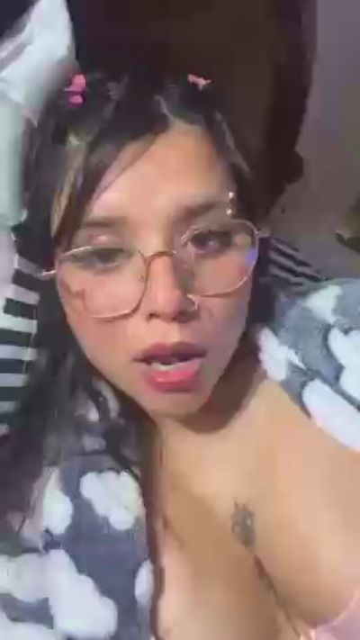 littleangelabby live cam on Cam4