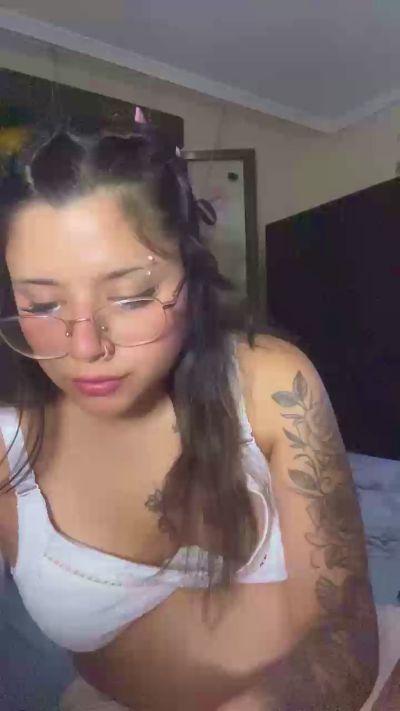 littleangelabby live cam on Cam4