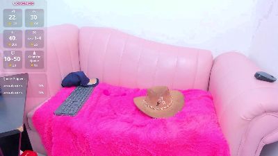 littlecum18 live cam on Cam4