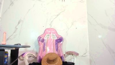 littlecum18 live cam on Cam4