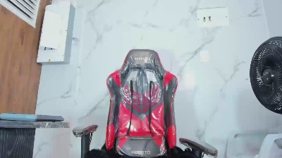 littlecum18 live cam on Cam4