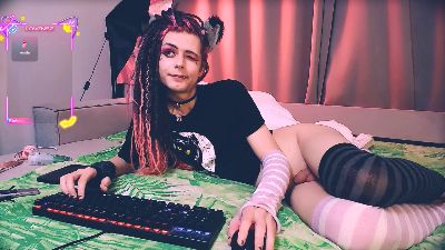 littlepinkcat live cam on Cam4