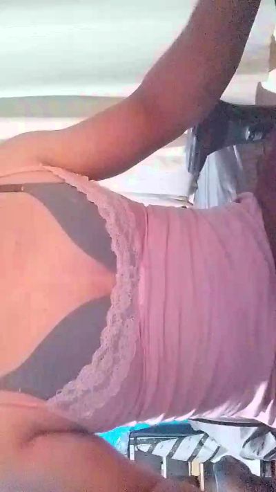 livia60 live cam on Cam4
