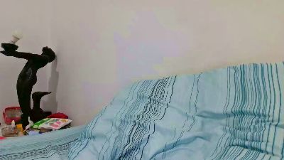 lizzamonroe2 live cam on Cam4