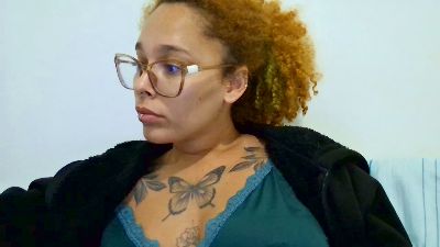 lizzamonroe2 live cam on Cam4