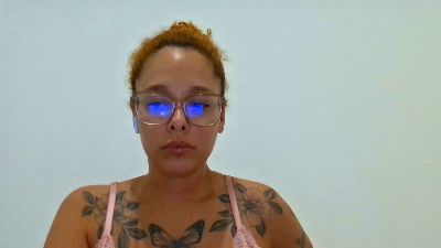 lizzamonroe2 live cam on Cam4